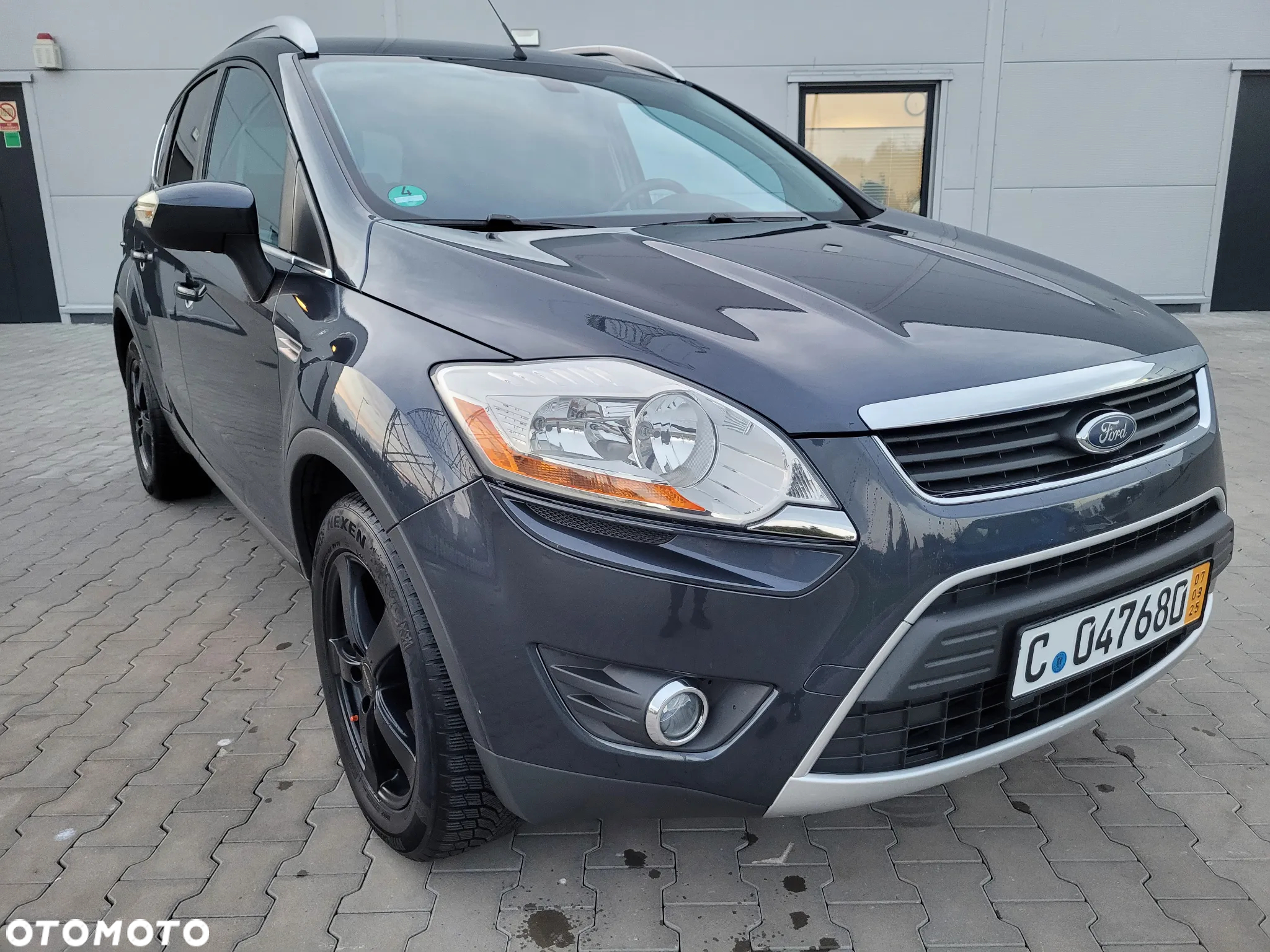Ford Kuga 2.0 TDCi 2x4 Titanium - 4