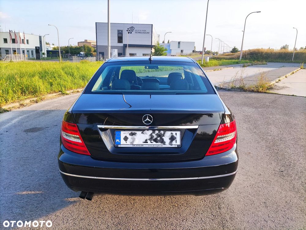Mercedes-Benz Klasa C 180 BlueEFFICIENCY Avantgarde - 9