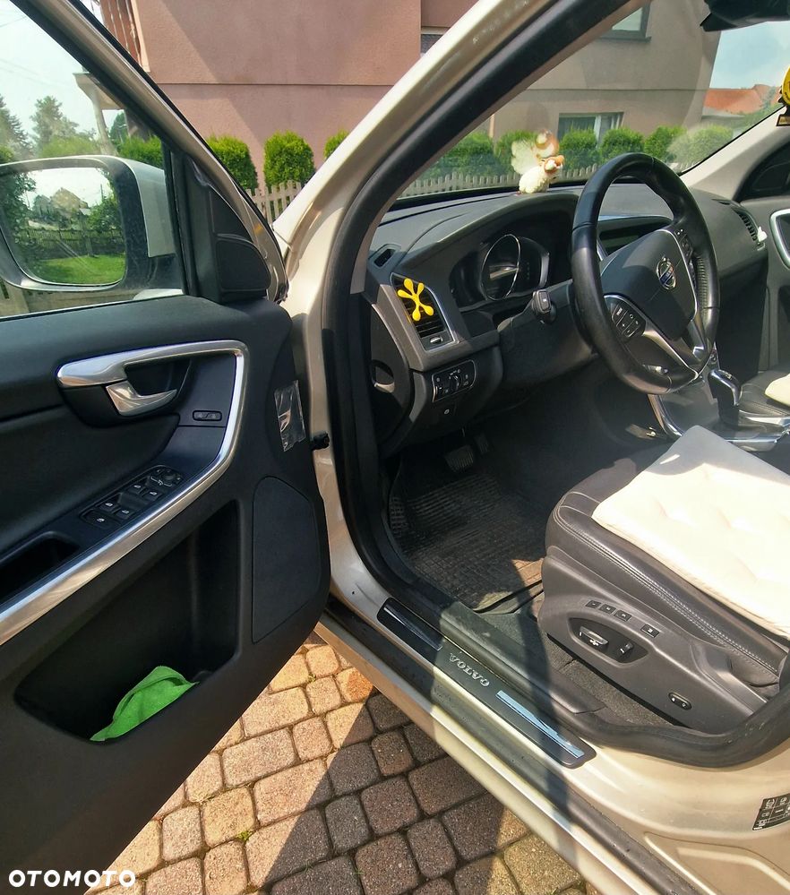 Volvo XC 60 D4 Geartronic Summum - 10