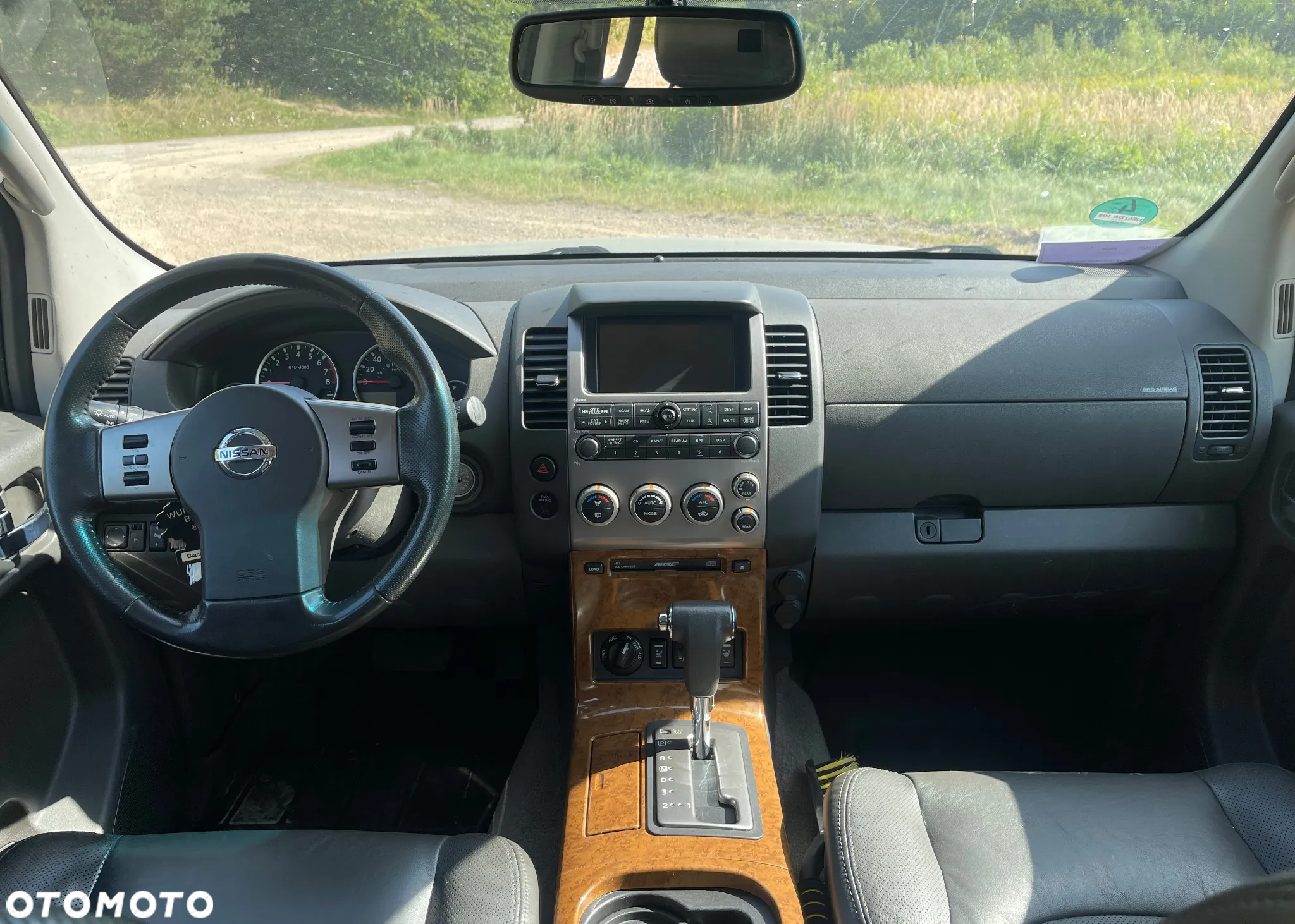 Nissan Pathfinder 4.0 V6 LE - 16