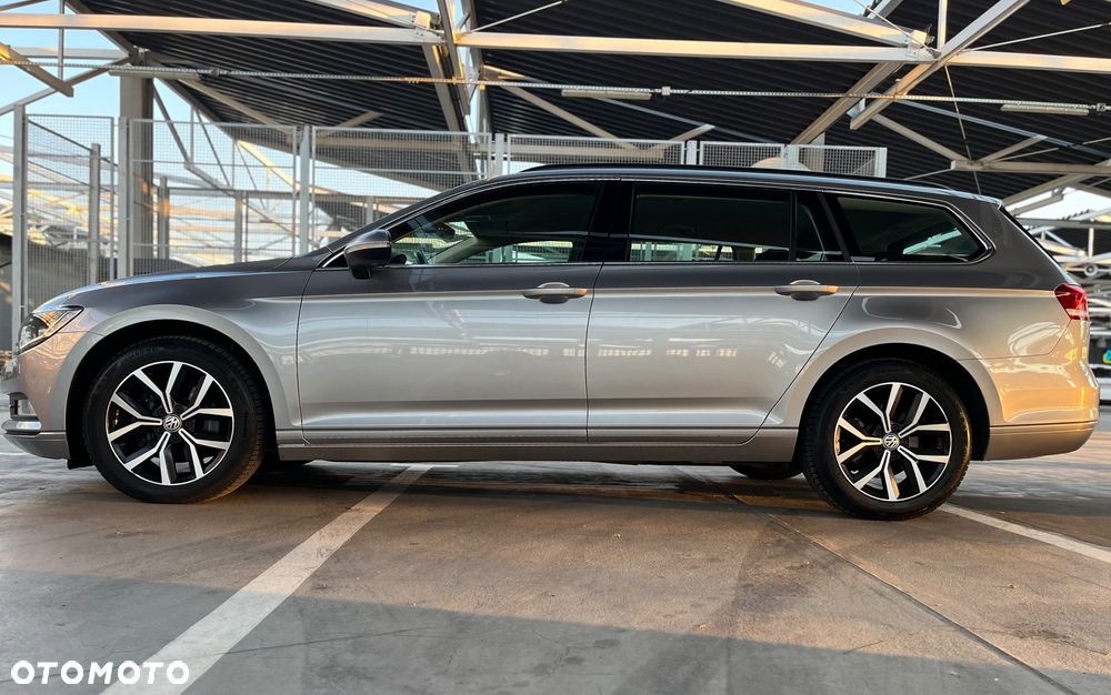 Volkswagen Passat 2.0 TDI SCR Comfortline - 11