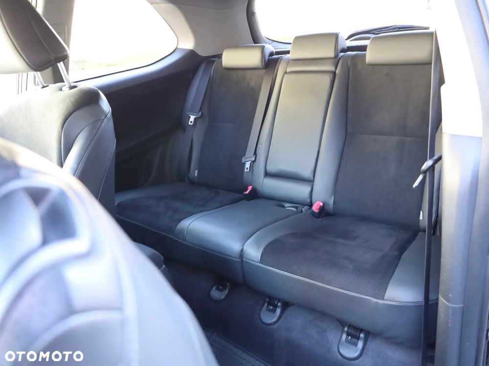 Toyota Auris 1.6 Prestige - 32
