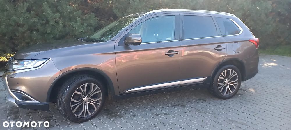 Mitsubishi Outlander 2017 photo 4