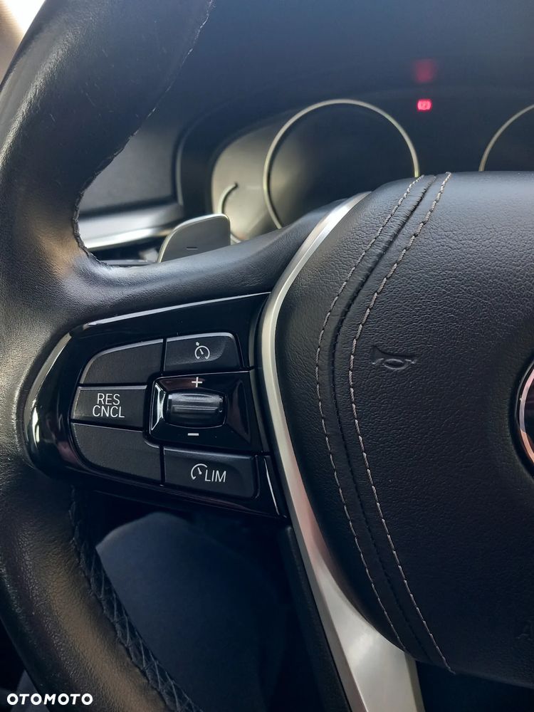 BMW Seria 5 520d Sport Line - 18