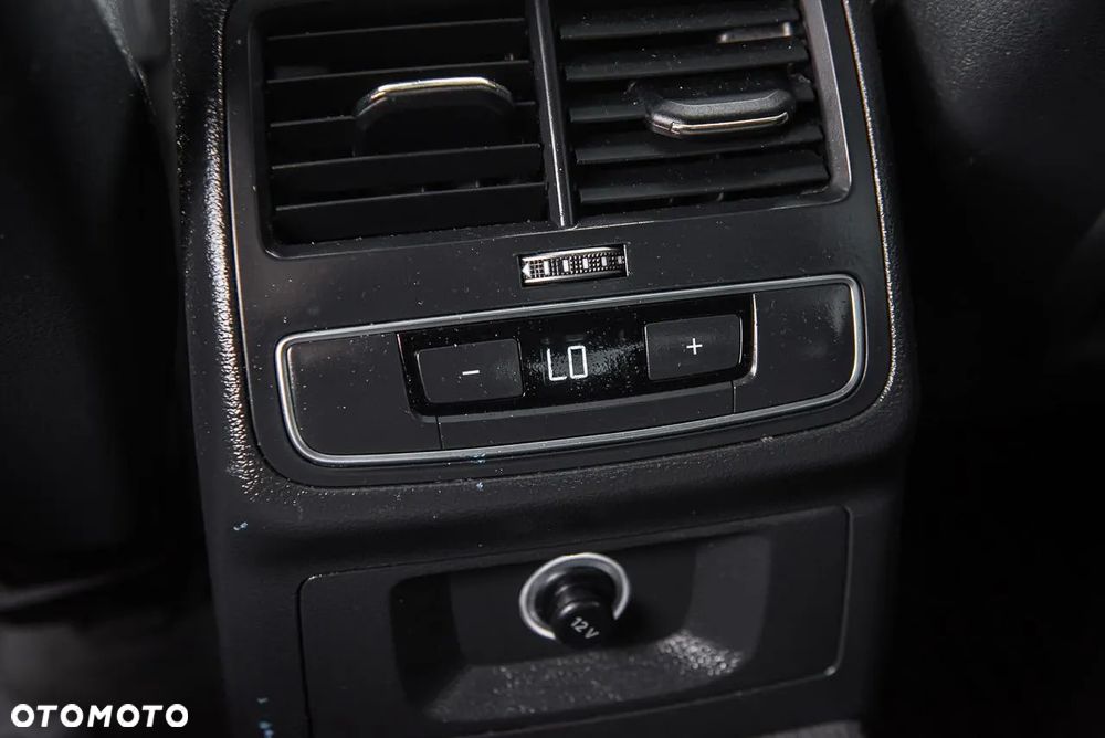 Audi A4 Limousine - 32