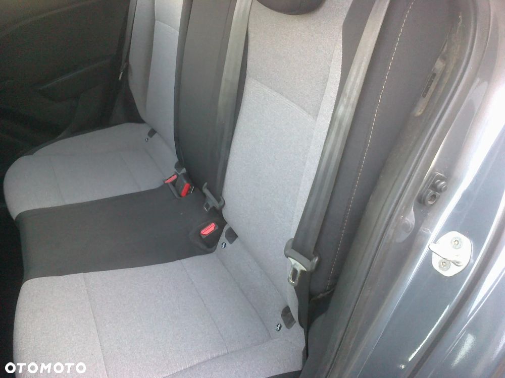 Hyundai i20 - 11