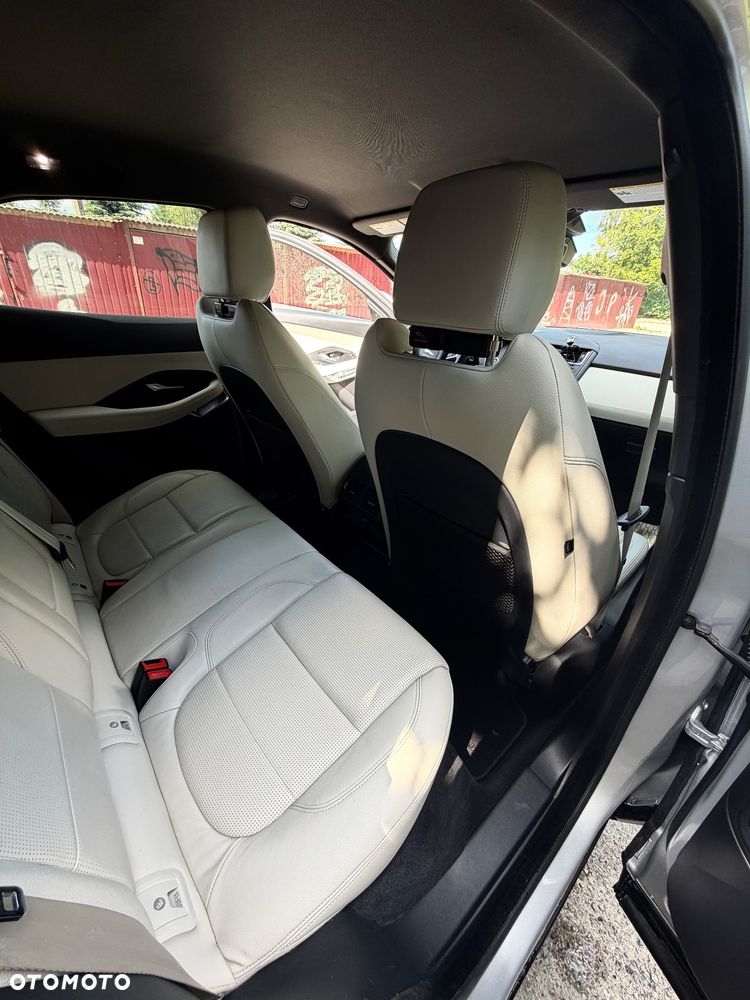 Jaguar E-Pace P300 AWD R-Dynamic S - 19