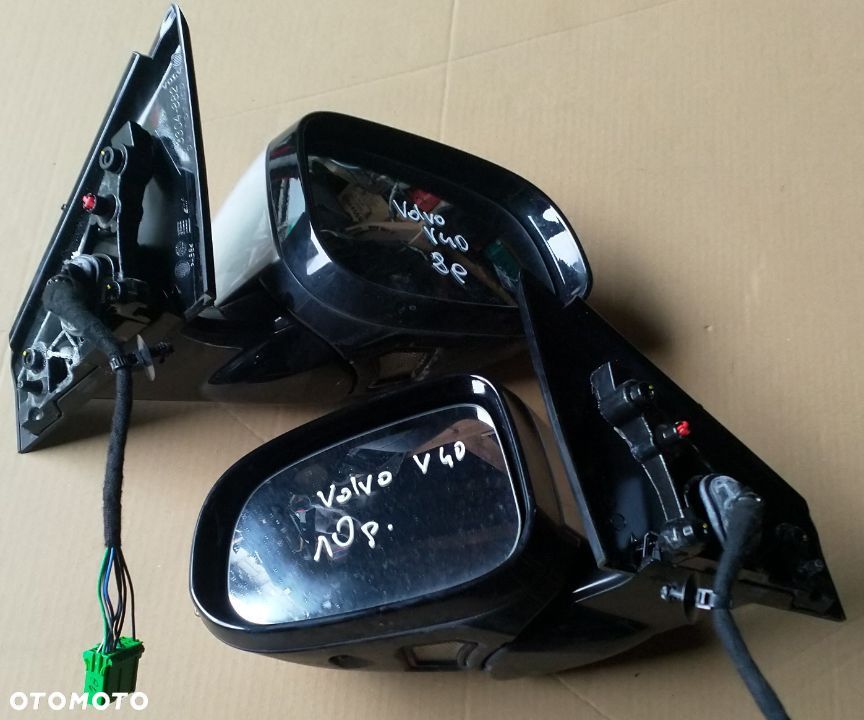 Lusterko prawe Volvo V40 R desing kod 714-16