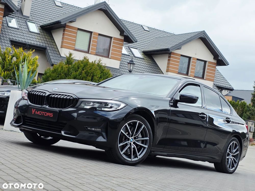 BMW Seria 3 330e Sport Line - 1