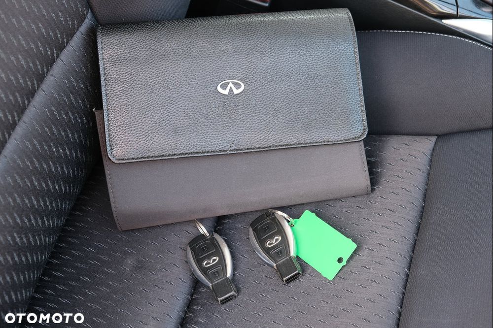 Infiniti Q30 - 37