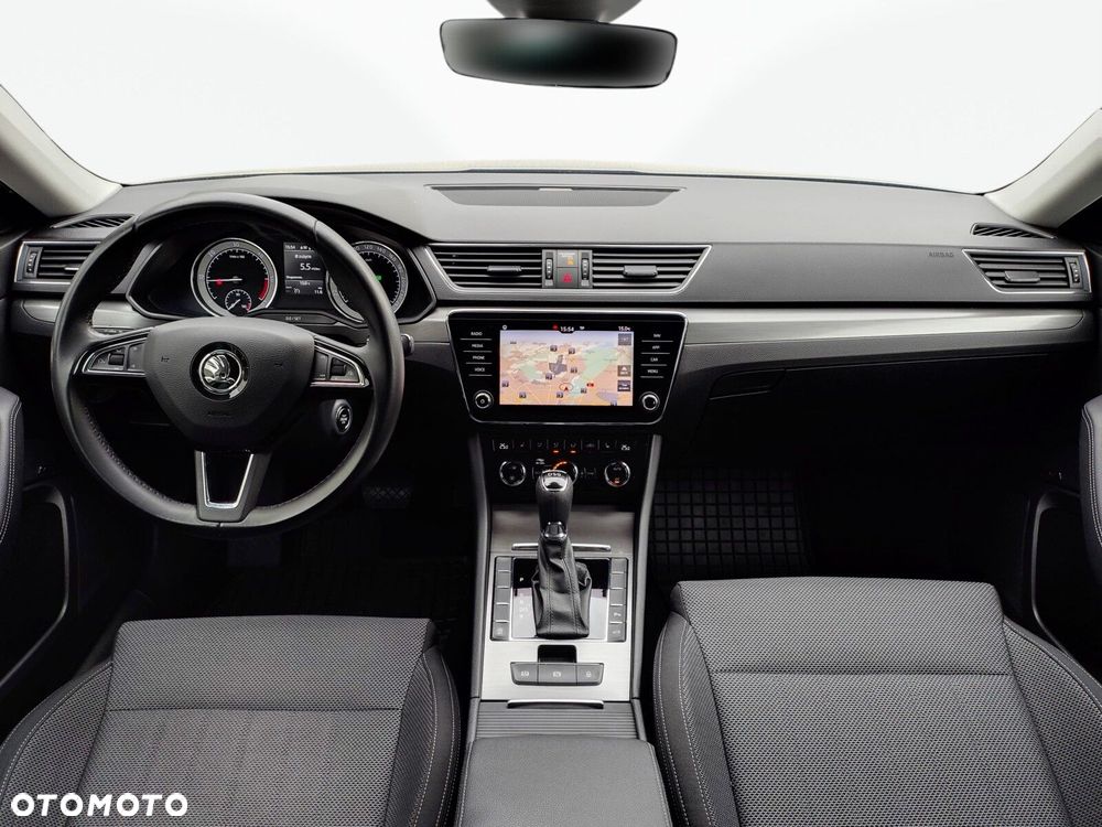 Skoda Superb 2.0 TDI SCR Style DSG - 21