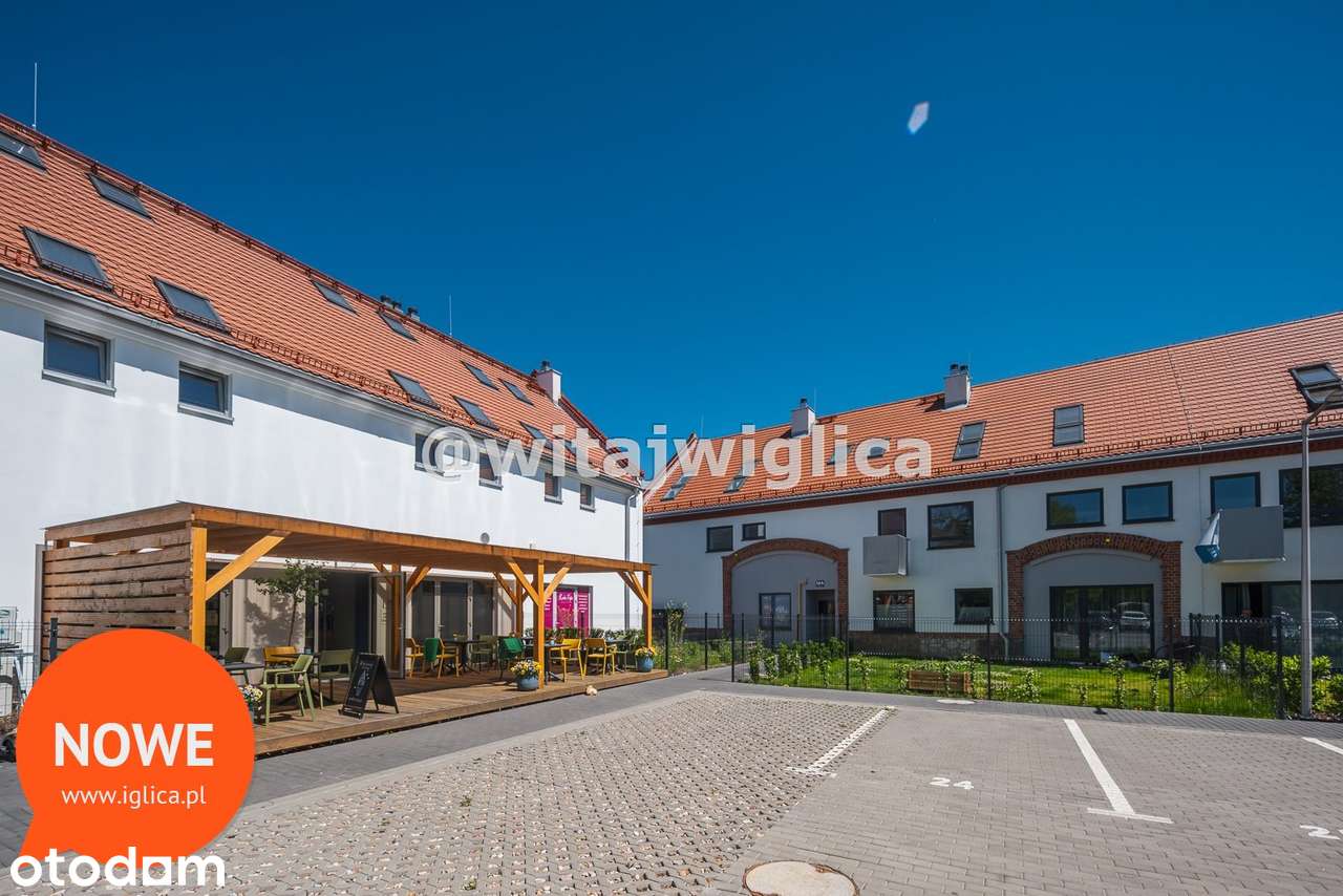 Kawalerka na Wojszycach w starym folwarku.