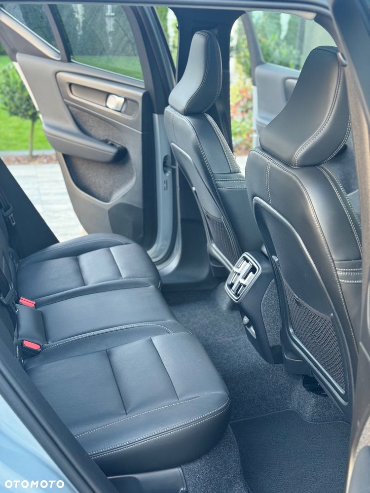 Volvo XC 40 B5 AWD Ultimate Dark - 18