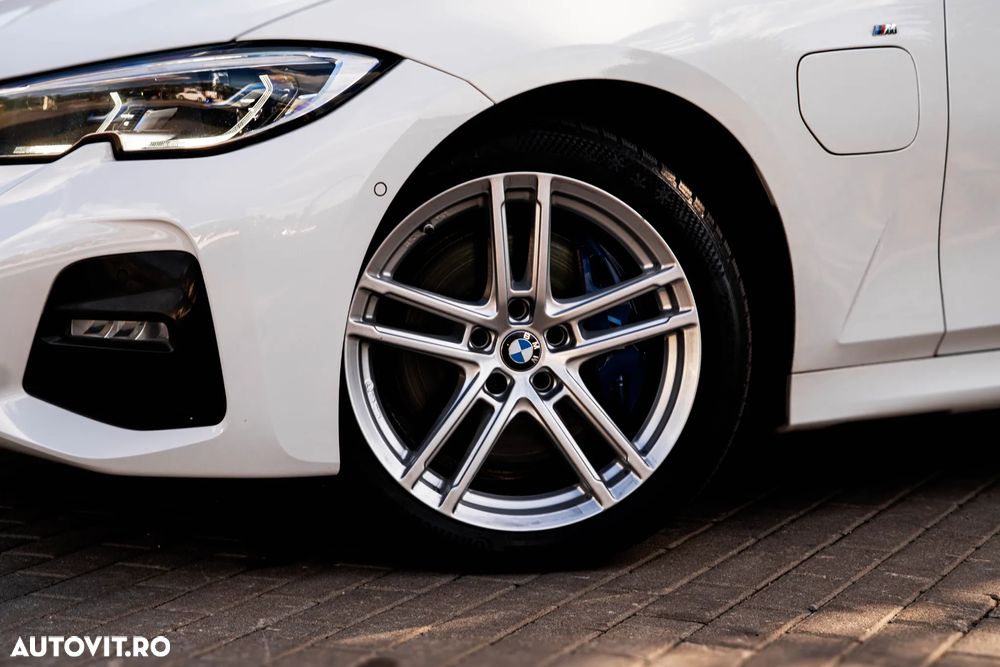 BMW Seria 3 330e Touring xDrive Aut. M Sport - 14