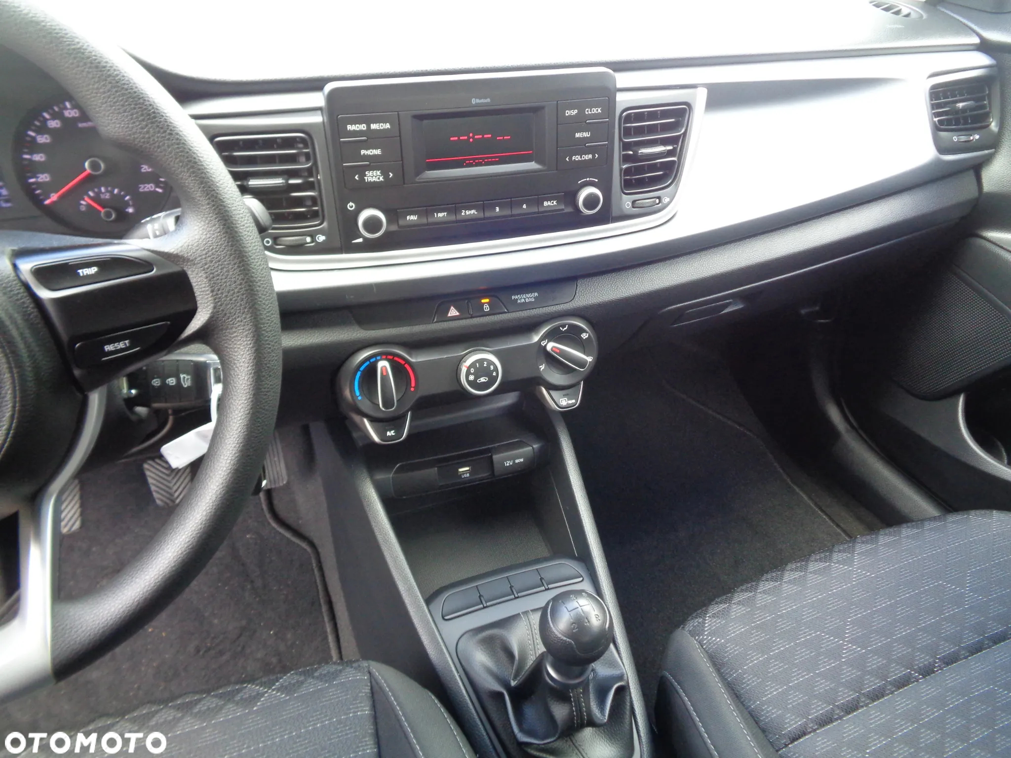 Kia Rio 1.2 L Business Line - 12