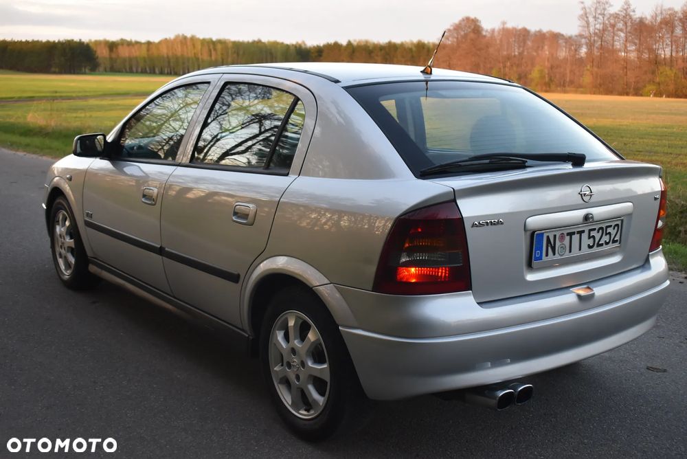 Opel Astra 1.6 NJoy - 7
