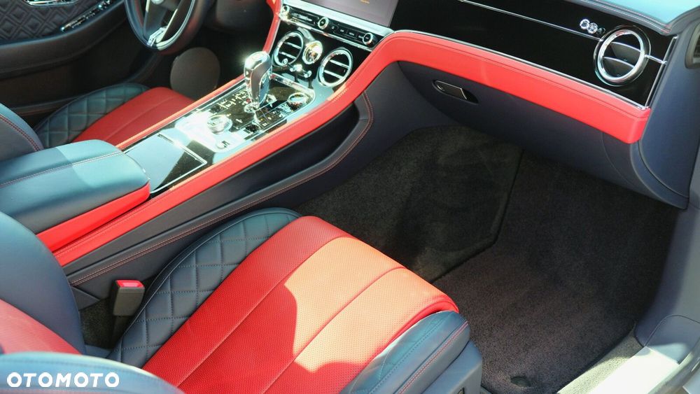 Bentley Continental GT - 23