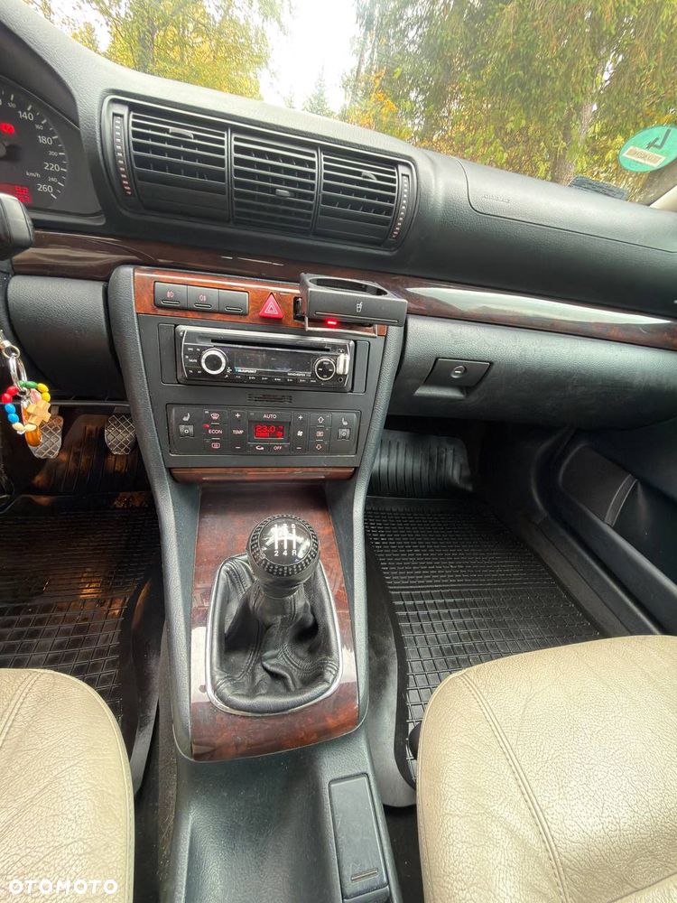 Audi A4 Avant - 13