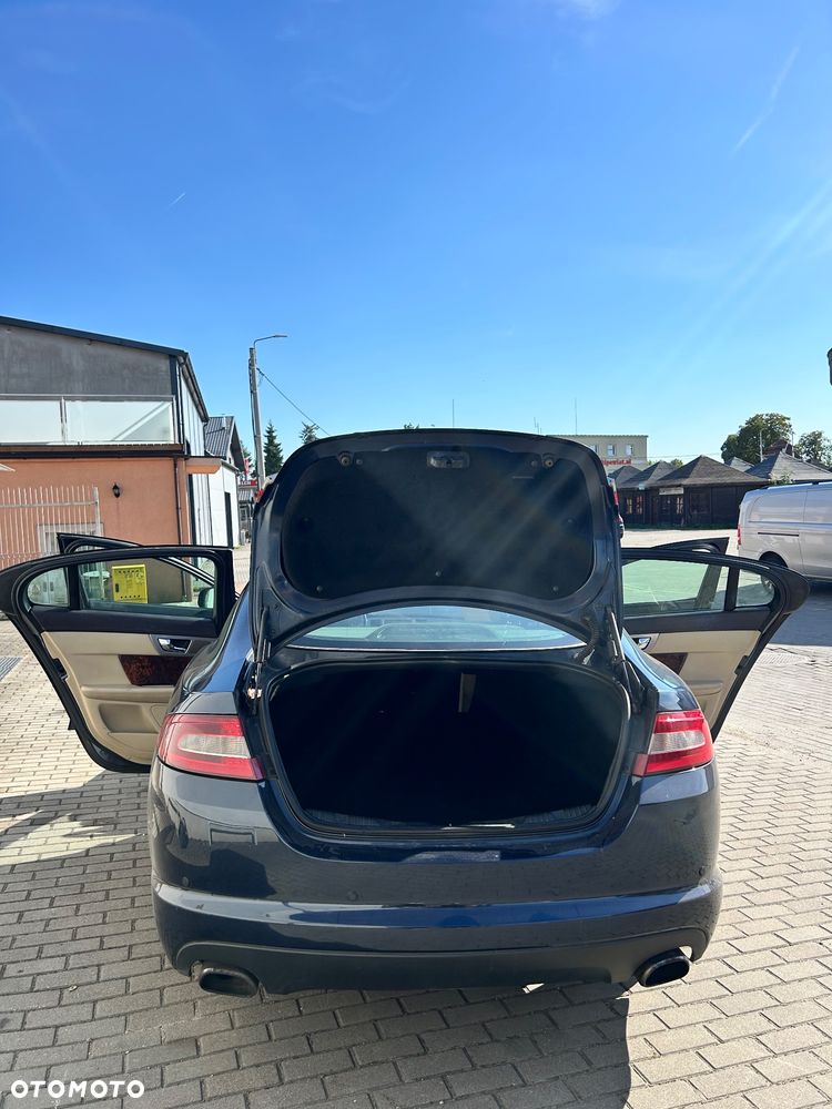 Jaguar XF 2.7 V6 D Luxury - 20