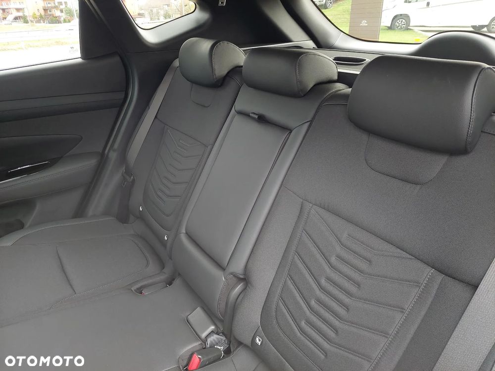 Hyundai Tucson 1.6 T-GDi HEV Executive 2WD - 25