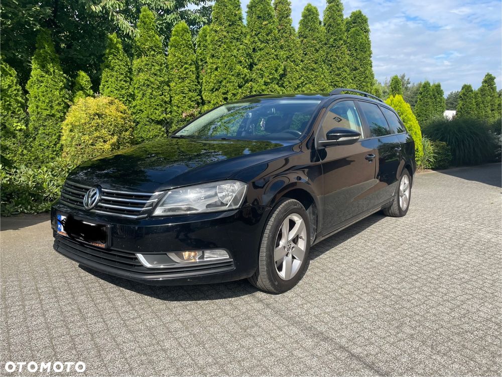 Volkswagen Passat - 1