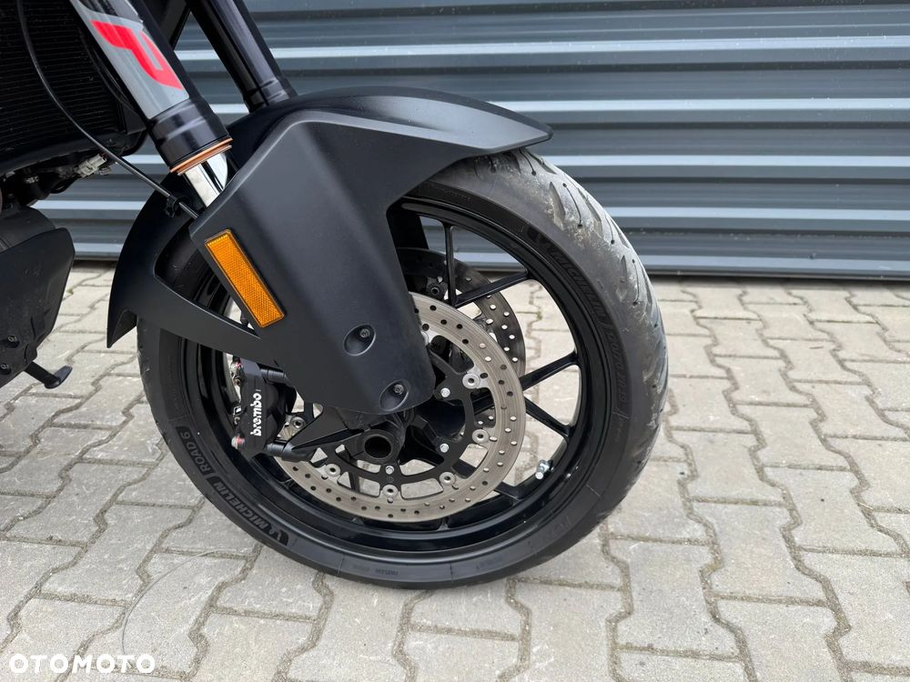 KTM Adventure - 22