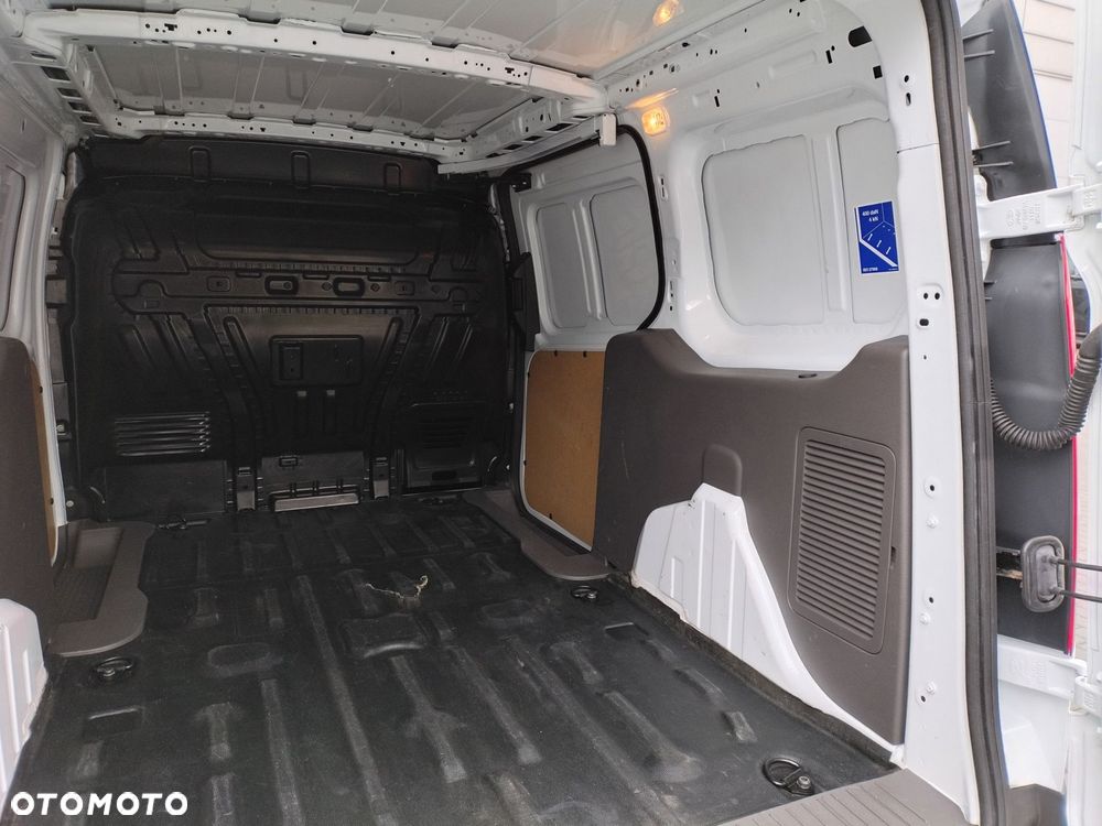Ford Transit Connect - 12