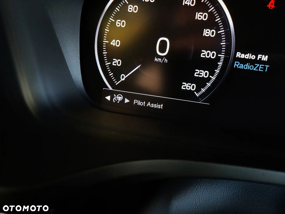 Volvo V60 B4 D Momentum - 25