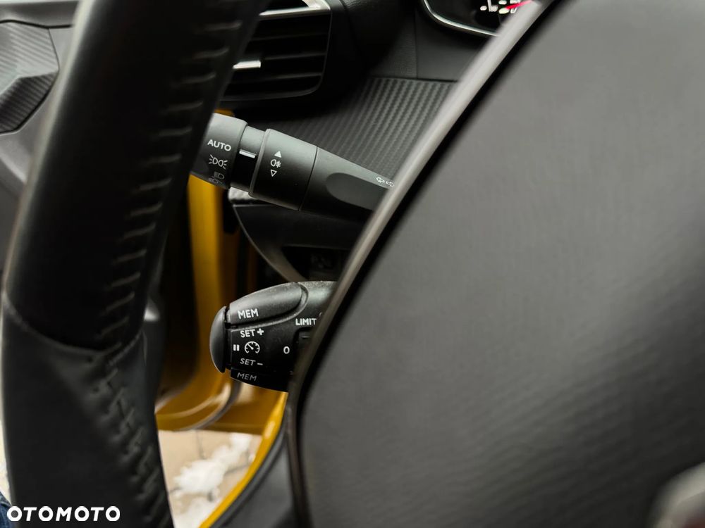 Peugeot 208 BlueHDi 100 Allure Pack - 16