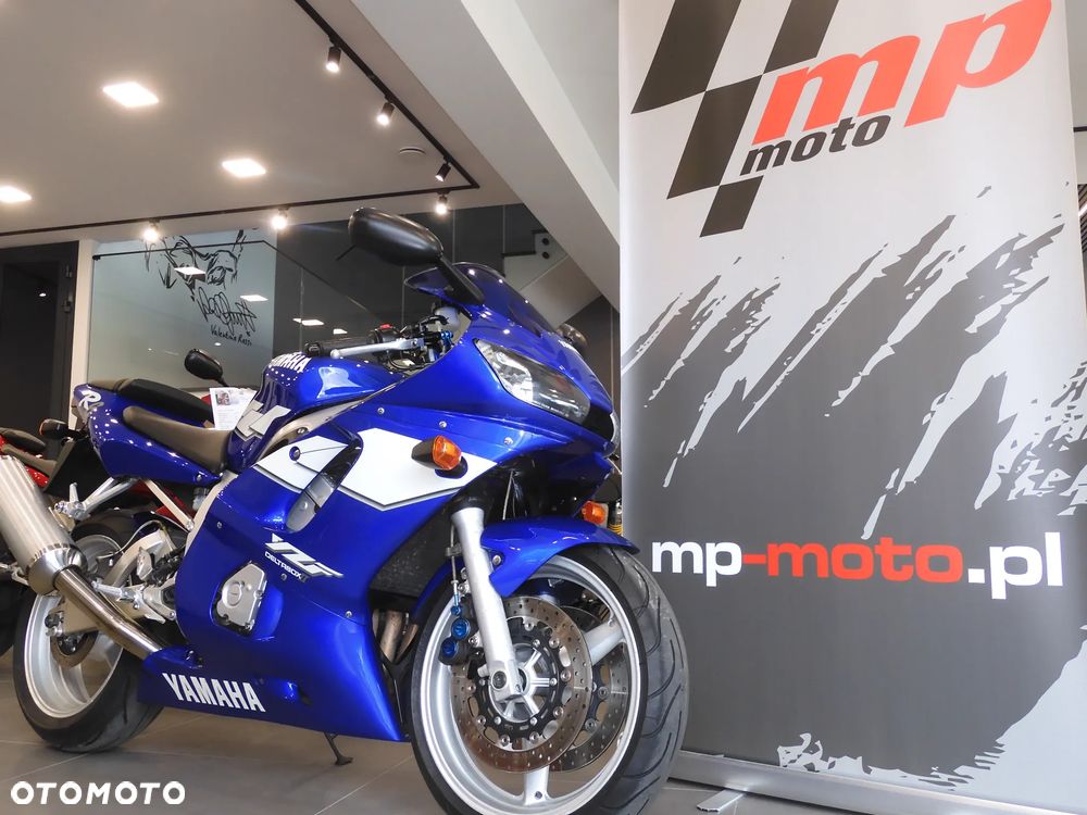 Yamaha R6 - 1
