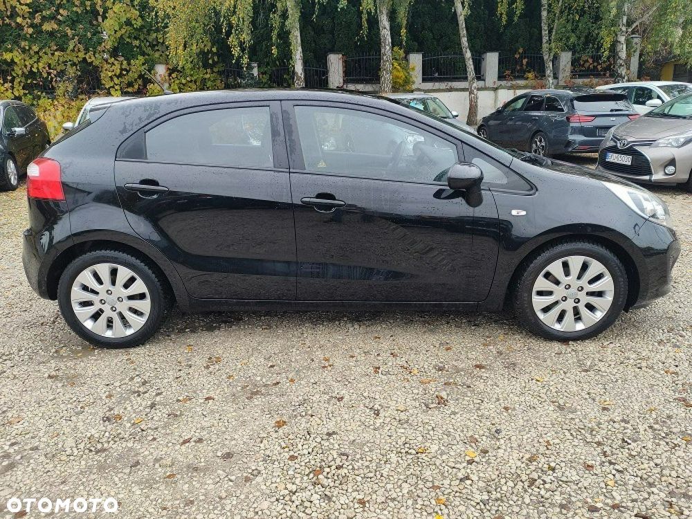 Kia Rio - 11