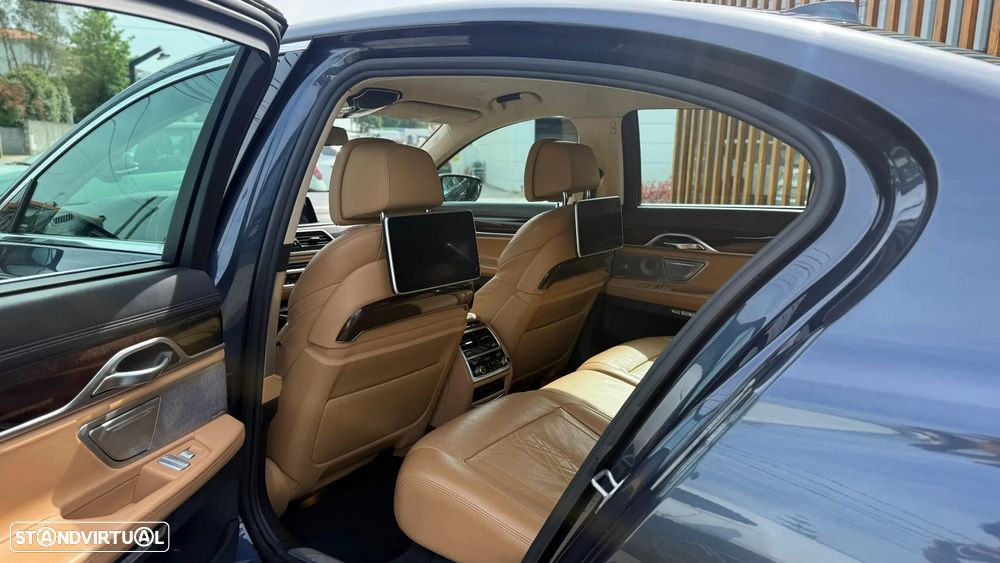 BMW 730 d xDrive - 12