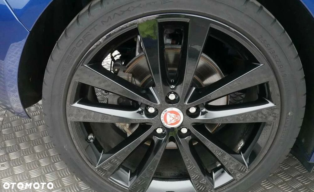 Jaguar XE E-Performance R-Sport - 18