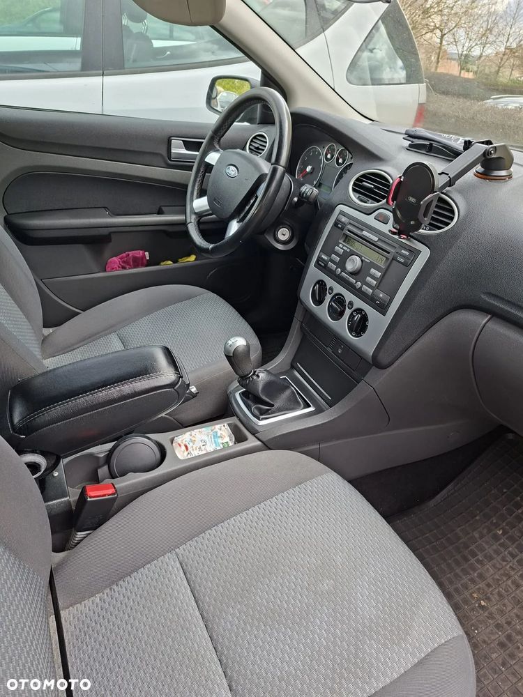 Ford Focus 1.6 16V Ambiente - 8