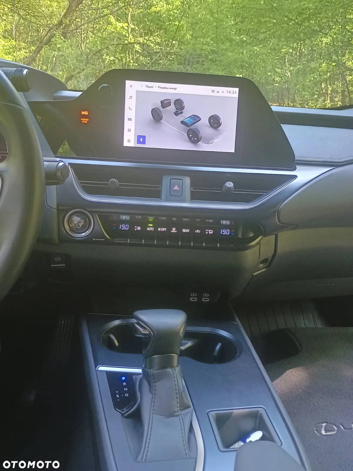 Lexus UX 250h GPF Business 2WD - 32