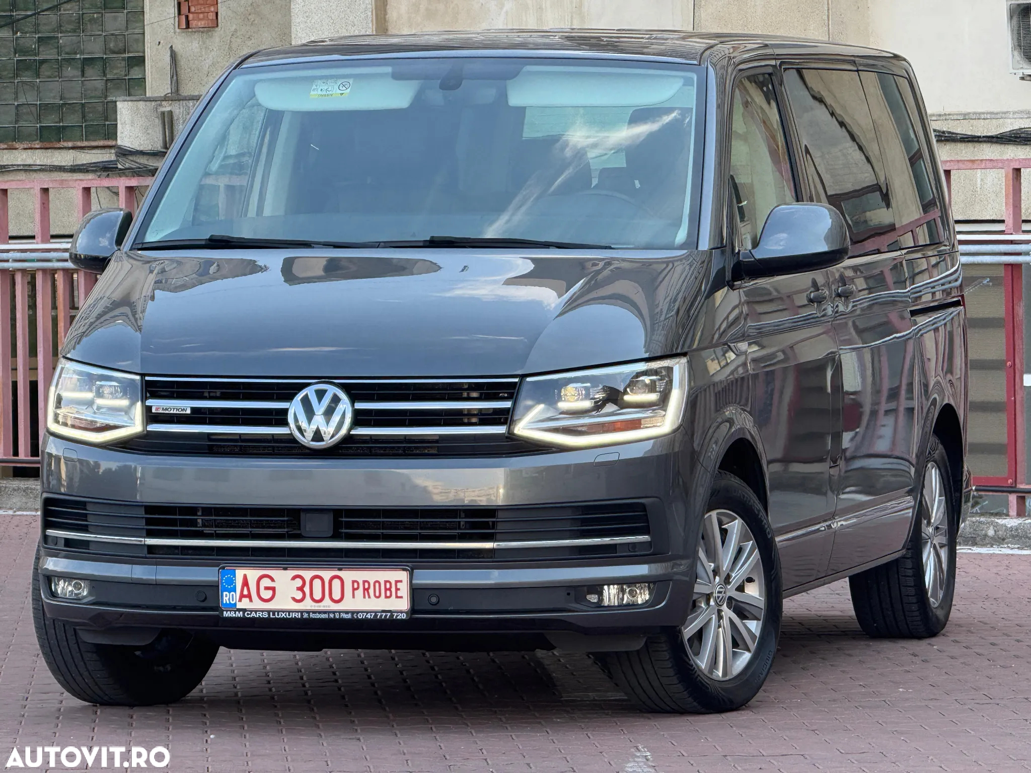 Volkswagen Multivan - 8