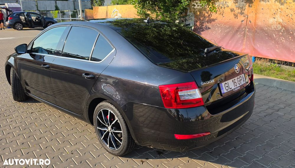 Skoda Octavia 1.6 TDI AMBITION DSG - 6