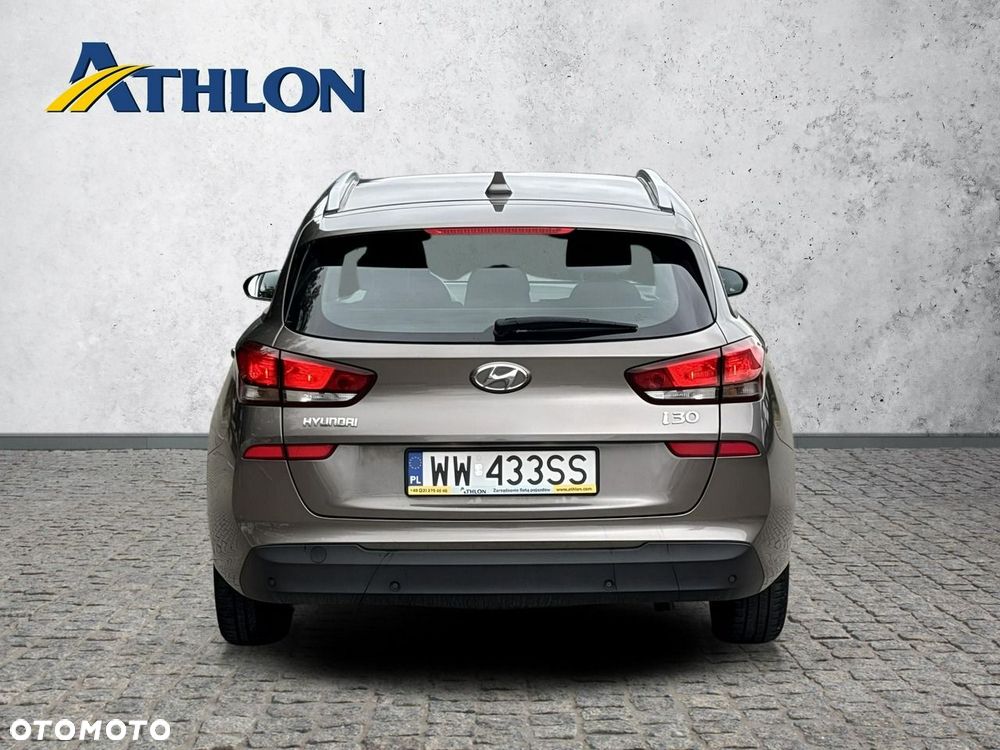 Hyundai i30 1.5 DPI Classic + - 4