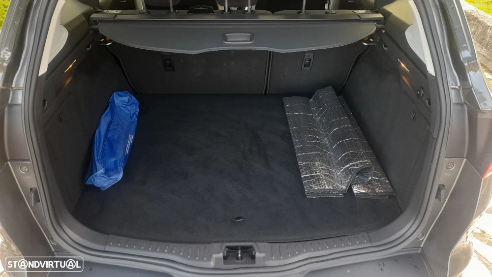 Ford Focus SW 1.0 SCTi Titanium - 38