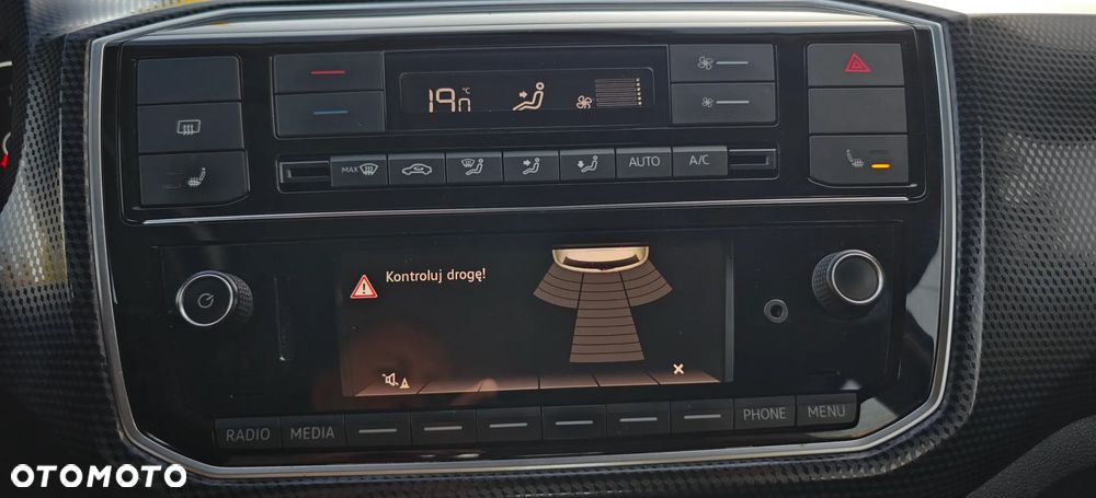 Volkswagen up! (BlueMotion Technology) move - 18