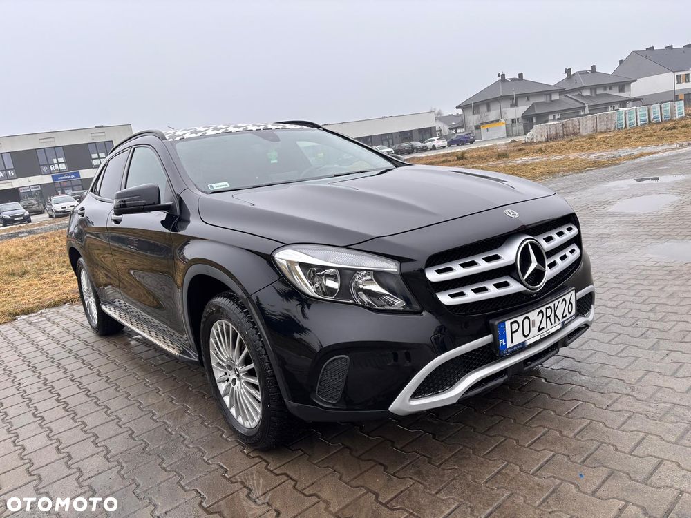 Mercedes-Benz GLA 180 7G-DCT - 3