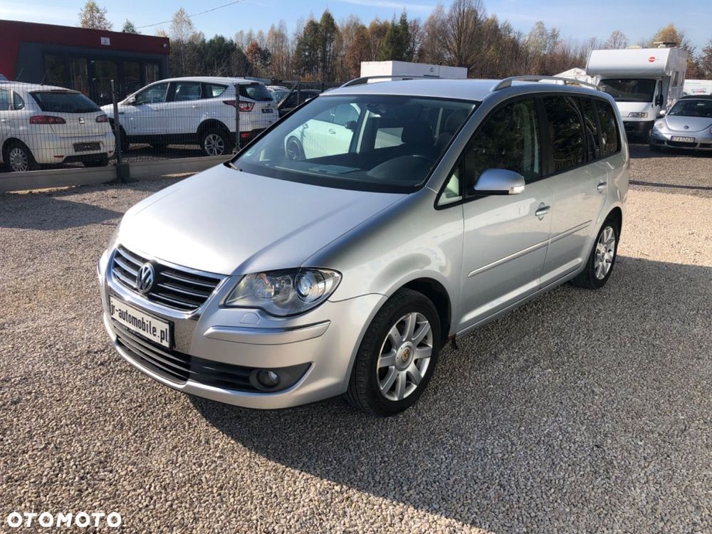 Volkswagen Touran - 1