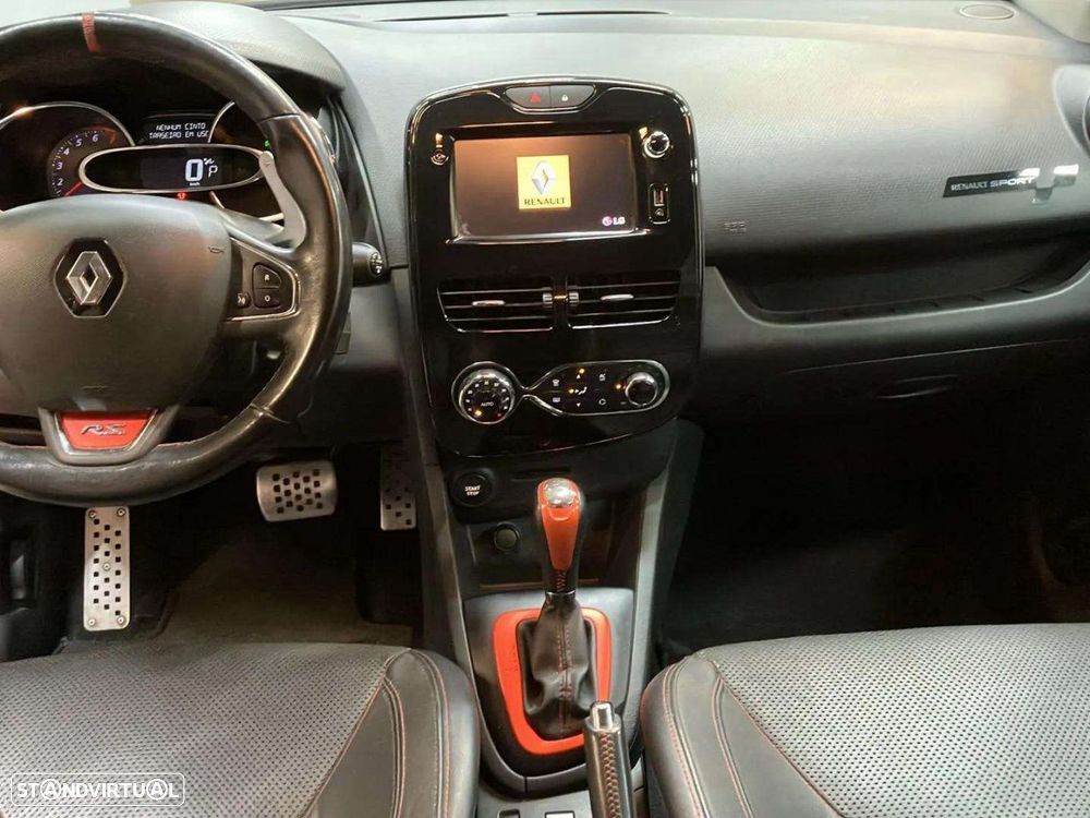 Renault Clio - 11