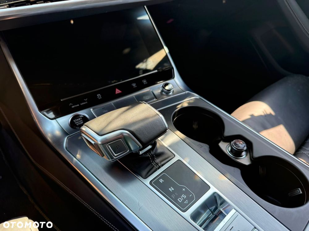 Audi A6 Avant 55 TFSI e quattro S tronic S line - 25