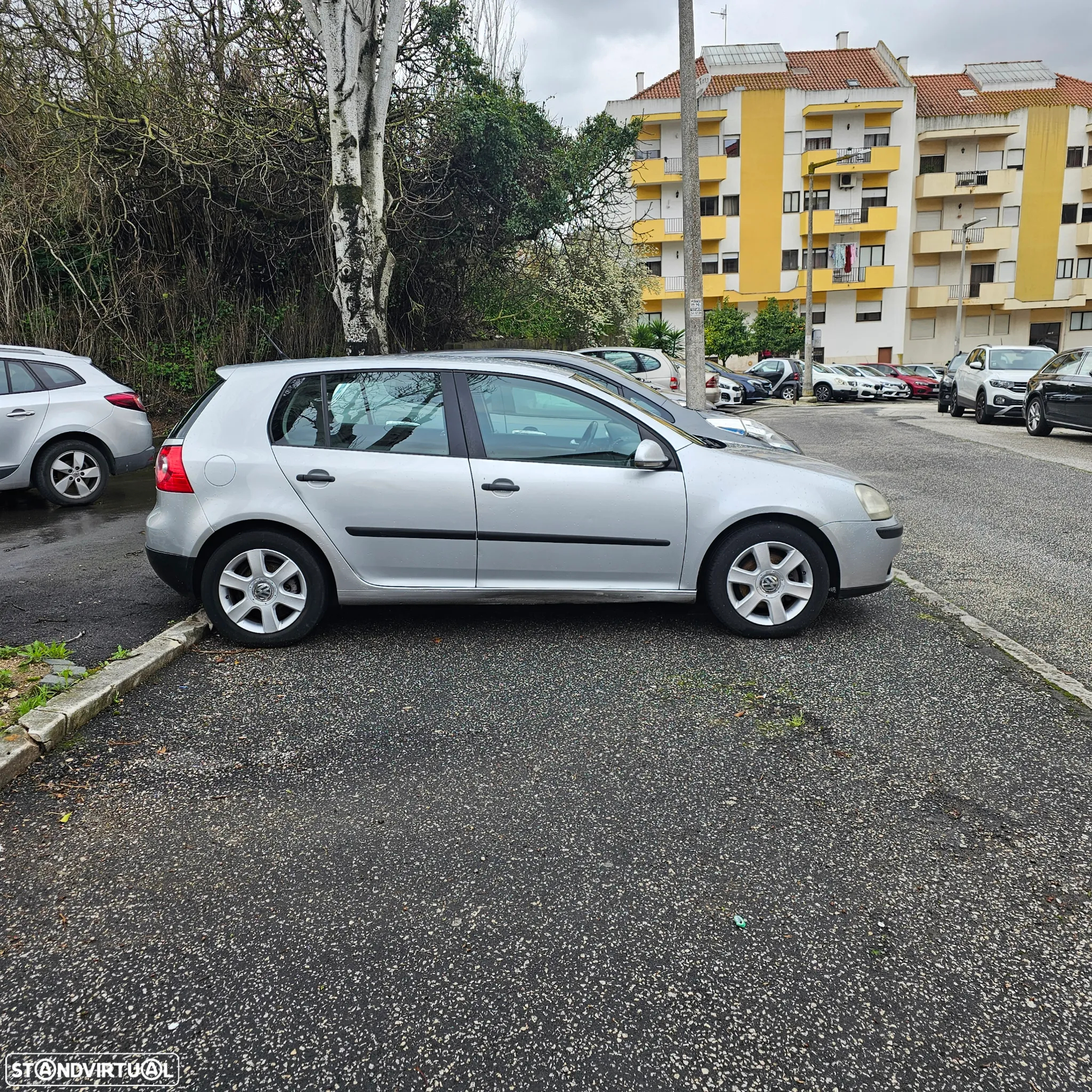 VW Golf 1.9 TDi Confortline DSG - 4