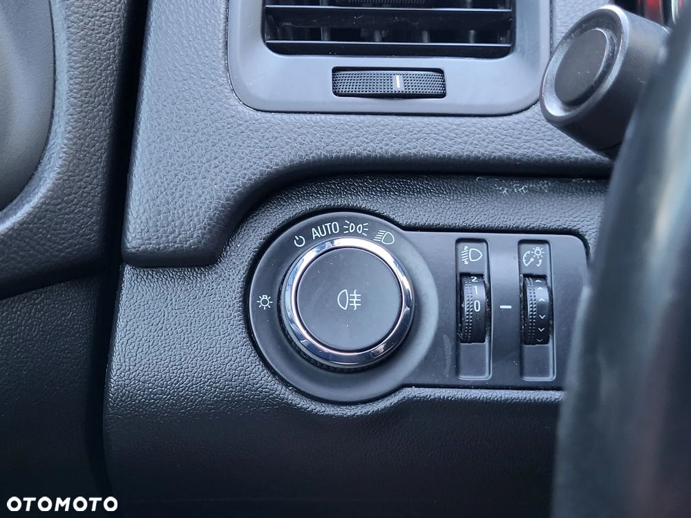 Opel Insignia - 8