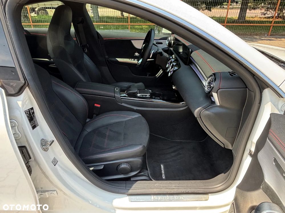 Mercedes-Benz CLA 200 AMG Line 7G-DCT - 18