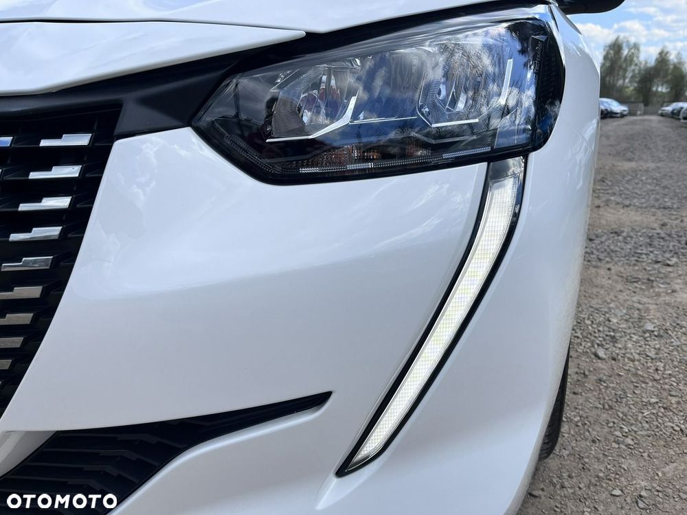 Peugeot 208 - 14