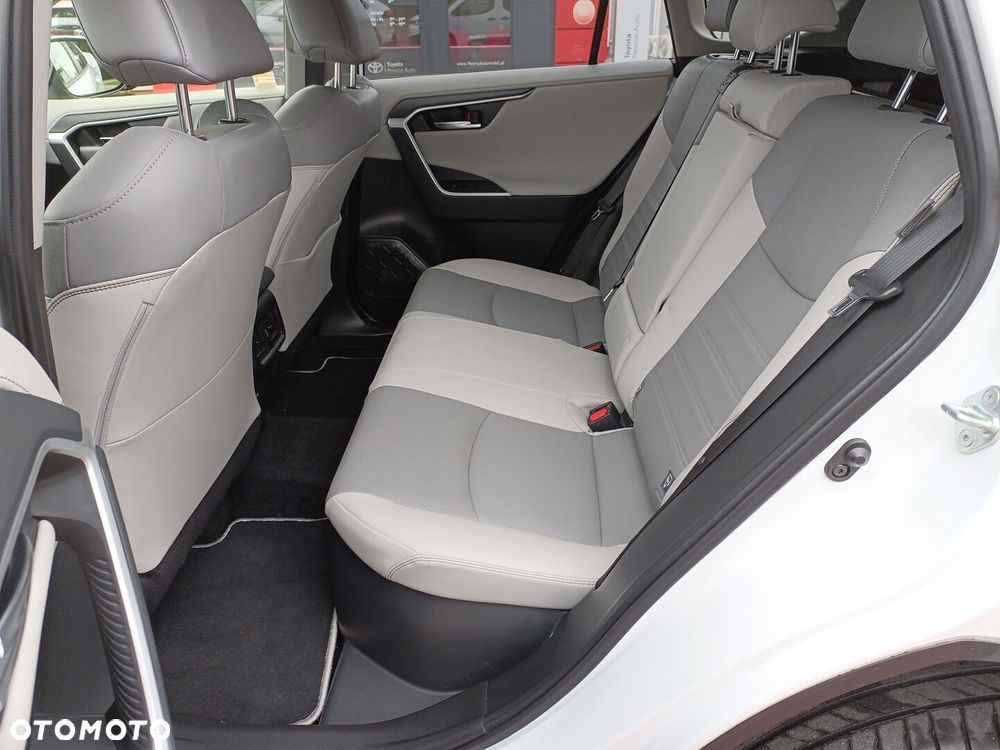 Toyota RAV4 - 12