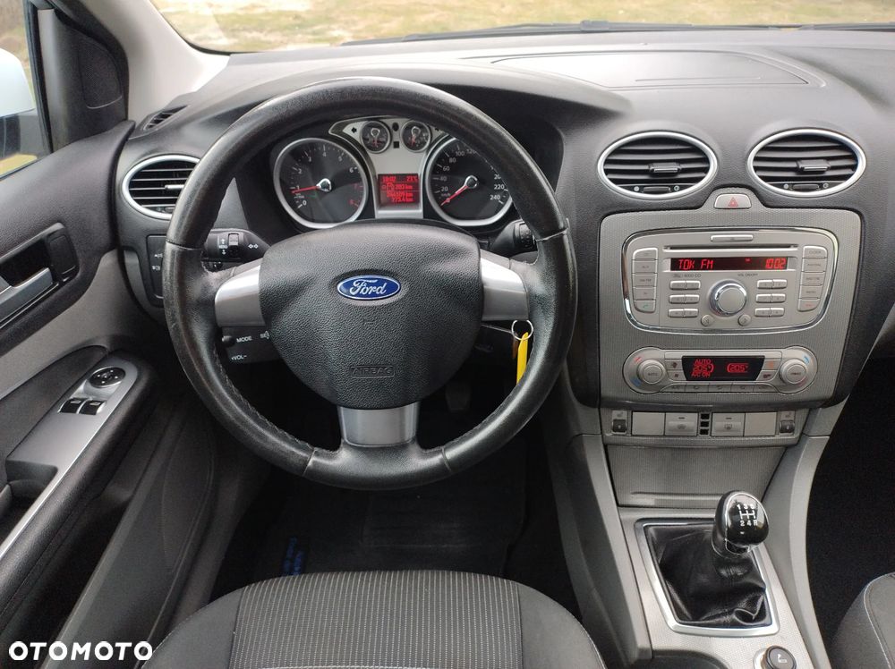 Ford Focus 2.0 16V Sport - 20